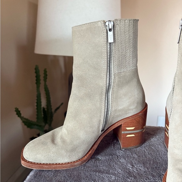 FRYE Pia Sedona Suede block inlay wood heel Boots Size 6 RARE - Picture 8 of 15